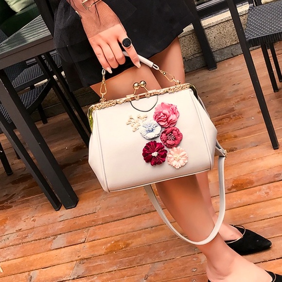 Flower Applique Kiss Lock PU Leather Bag (Beige) - Picture 1 of 5